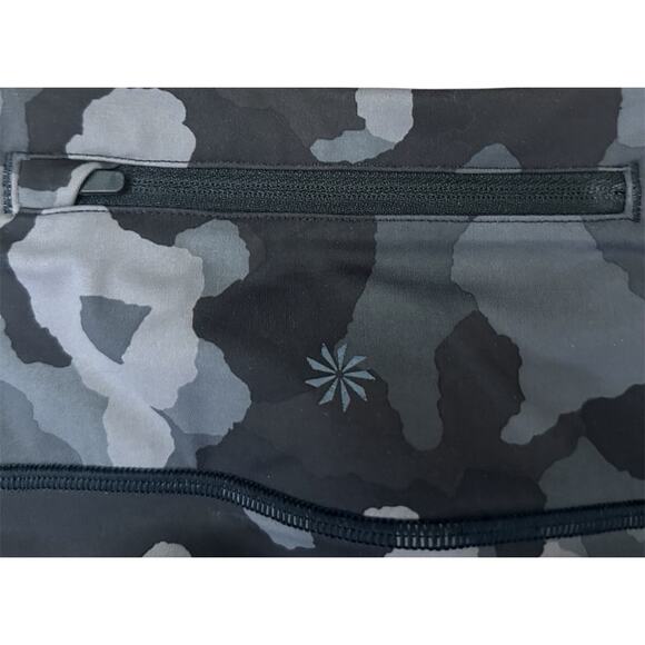 ATHLETA Camo Contender 7/8 Tight In Black / Gray Leggings Size Medium - Picture 5 of 6